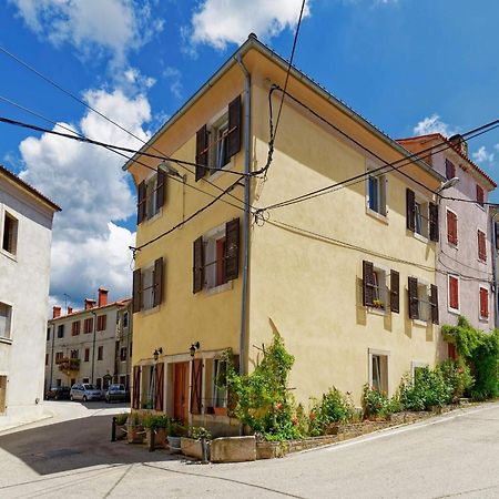 Apartments Viola By Rent Istria Momjan エクステリア 写真